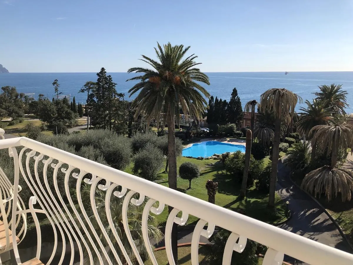 Savoia Apartments Genoa